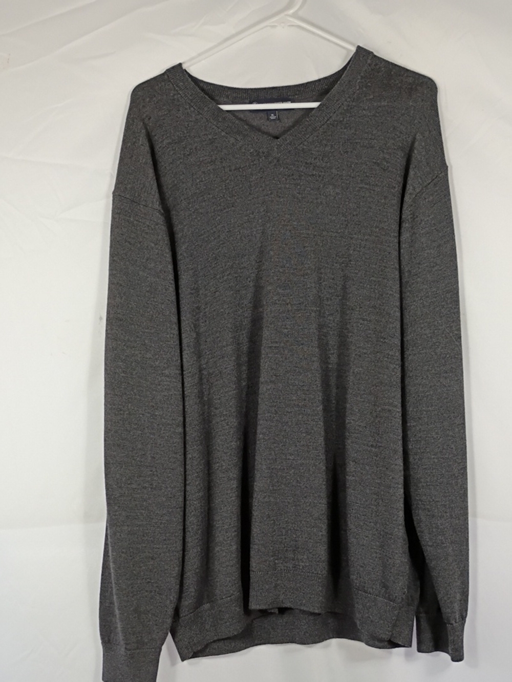 EUC Hart Schaffner Marx Extra Fine Merino Wool Vneck Gray Sweater Mens Size XL